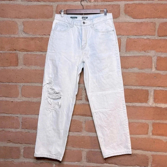 WILD Fable- High Rise Dad Jean​ light wash size 8 - Picture 3 of 11